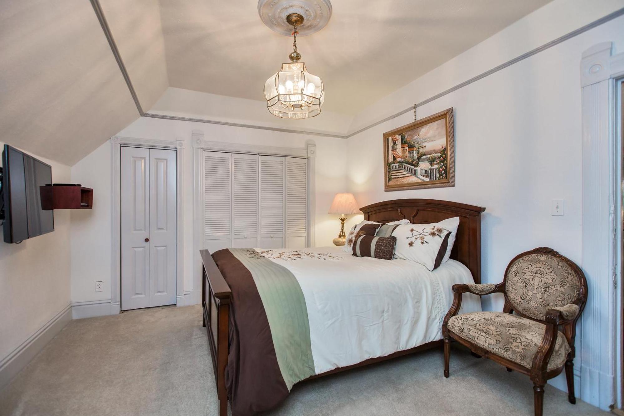 Alameda 3Br Unique Victorian Penthouse With Deck And Outdoor Furniture, Ac, 3 Blocks To Beach & Shopping Center & 2 Free Parking Spaces Exterior foto